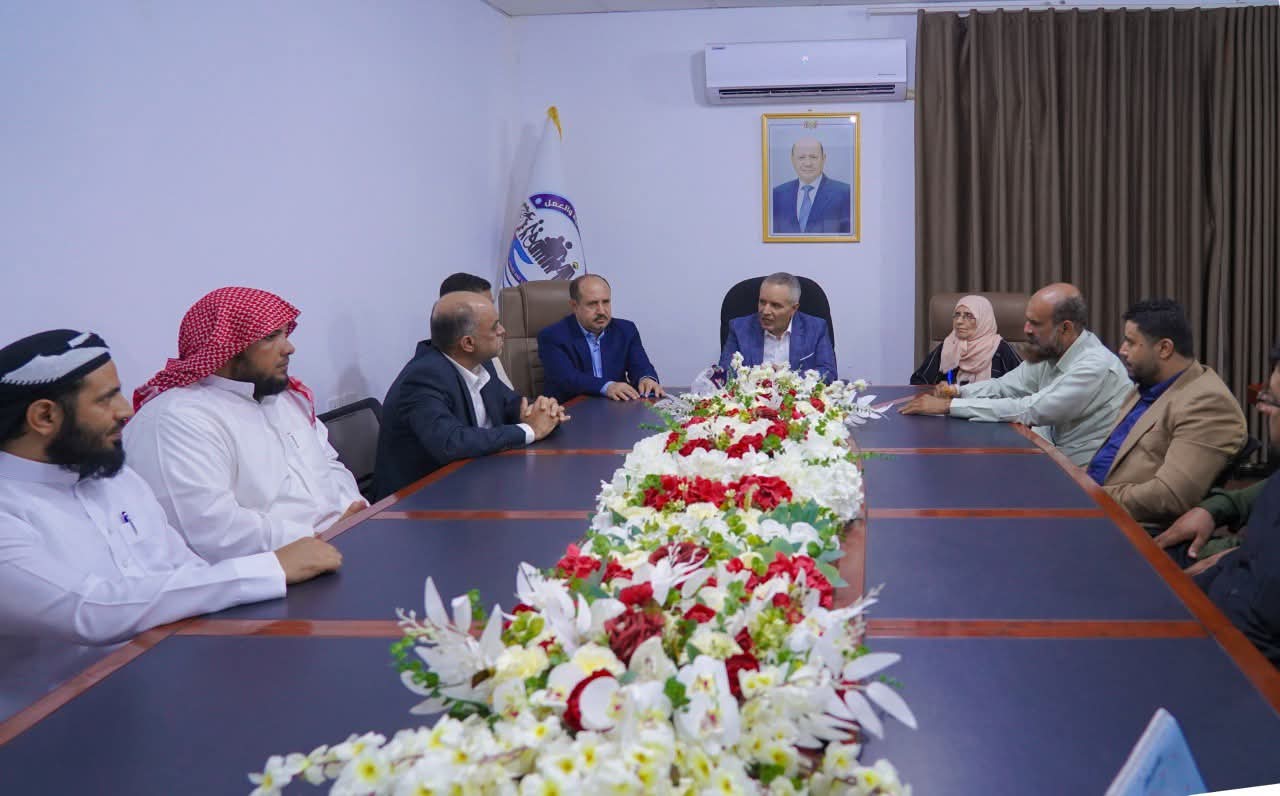 مؤسسة حطين وممثلة بمديرها د. جمال الفقيه يشارك في لقاء وزير الشؤون الاجتماعية والعمل